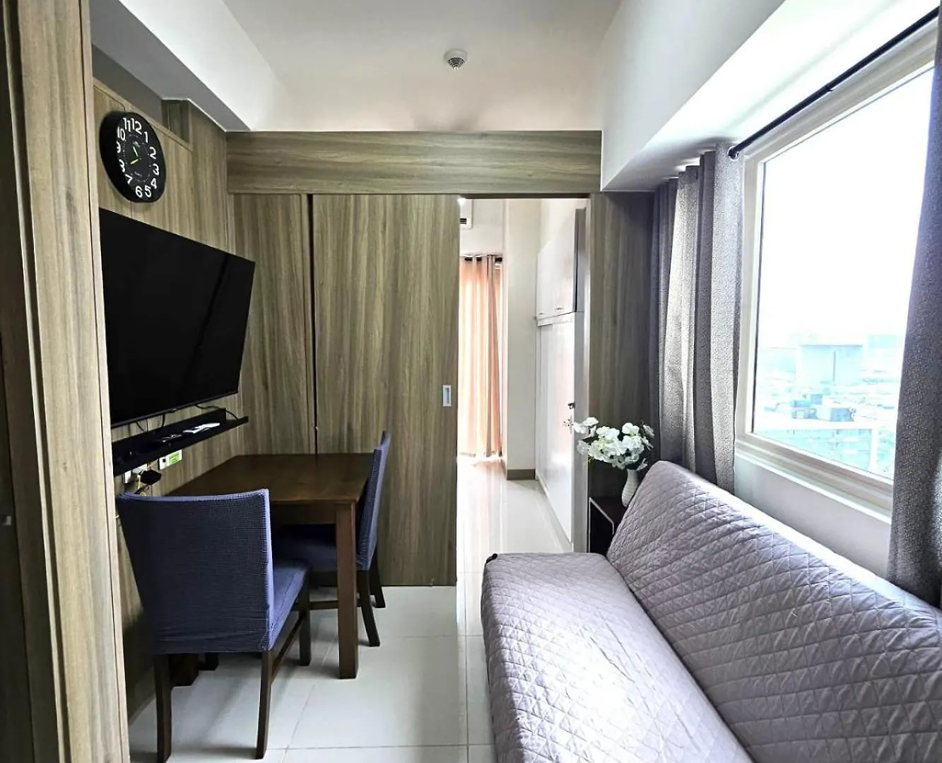 Coast Residences - 2 Bedroom With Balcony Facing Mall Of Asia, Manila Bay & Pool View